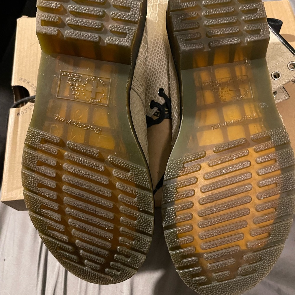 Snakeskin material Dr Martens rare worn  a handful of times size 71/2